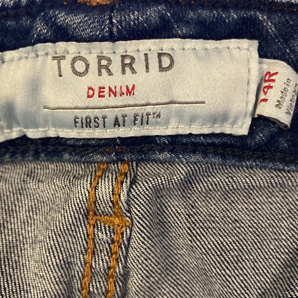 Torrid Boyfriend Straight Vintage Stretch Mid-Rise Denim Jeans Size 14R VGC - Picture 6 of 6
